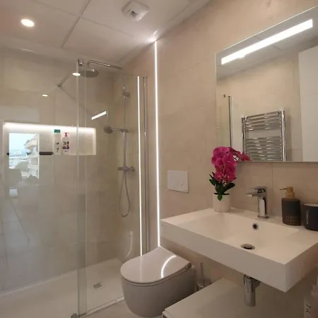 Happy Travel Jade Tower Fuengirola