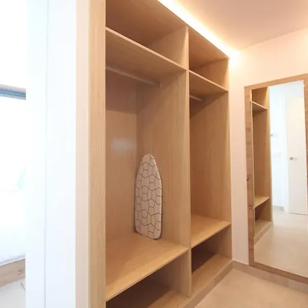 Happy Travel Jade Tower