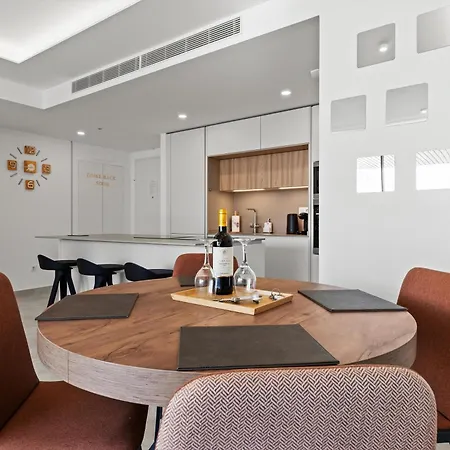 Happy Travel Jade Tower *