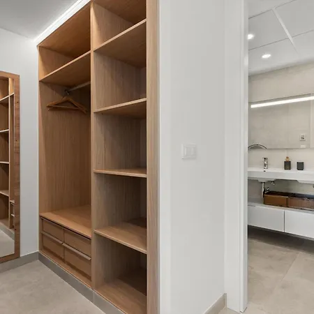 Happy Travel Jade Tower Apartment Fuengirola