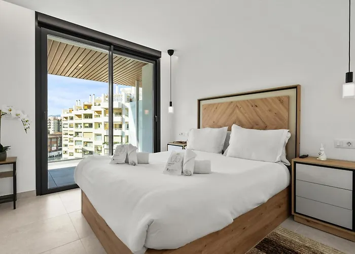 Happy Travel Jade Tower Fuengirola