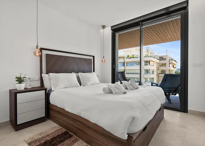 Happy Travel Jade Tower Fuengirola