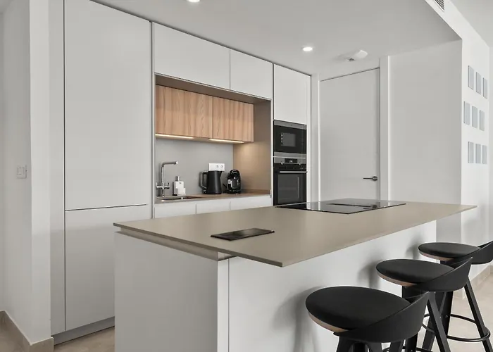 Happy Travel Jade Tower *