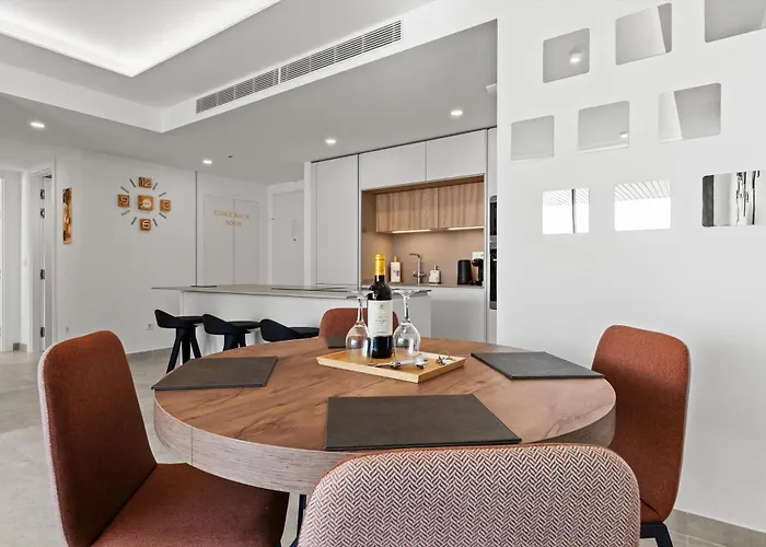 Happy Travel Jade Tower *