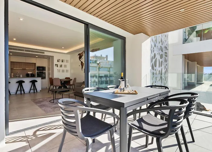 Happy Travel Jade Tower Fuengirola